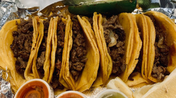 Los Tacos Way food