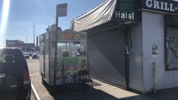 Madina Halal Food outside