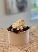 Frankie Dia's Ice Cream And Hot Cocoa food