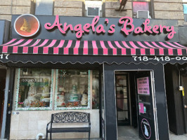 Angela's Bakery outside