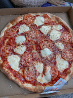 Pomodoro Pizza Pasta Llc food