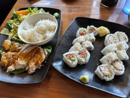 Full Moon Sushi food