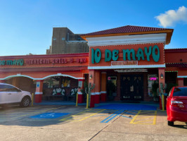 Diez De Mayo Mexican Grill outside