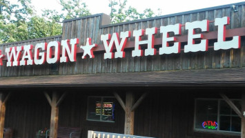 Wagon Wheel Lounge outside