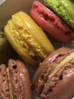 Le Macaron French Pastries food