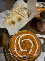 Raj's Indian Kitchen food