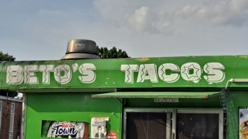 El Taco Town outside