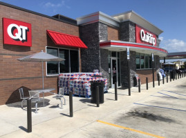 Quiktrip outside