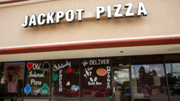 Jackpot Pizza outside
