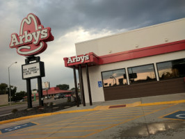 Arby's outside