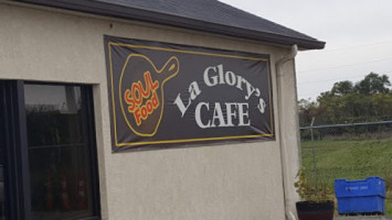 La Glory's Soul Food Café outside