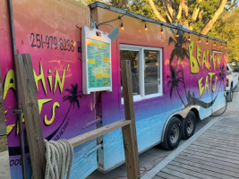 Beachin’ Eats Food Truck Catering outside