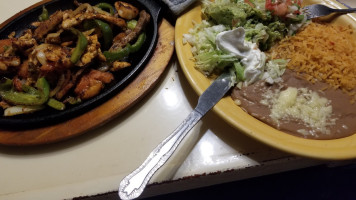 Los Parrilleros Mexican Grille food