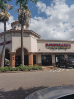 Bouxreaux's Cajun Kitchen outside