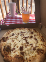550 Brewing Pizza Parlor food