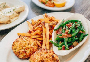 Skipjack's Crab House And Sports food