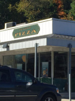 Islington Pizza And Sub Shop outside