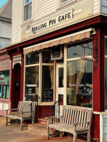 Rolling Pin Cafe outside