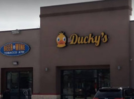 Ducky's Taco Shop outside