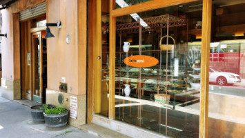 Settepani Bakery outside