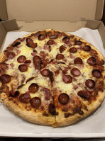 Vinlouie's Pizzeria food