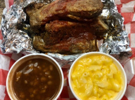 Willie's Southern Style Bbq food