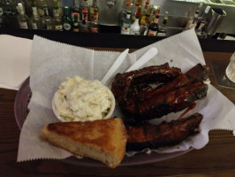 Conway's Smokin' Grill food