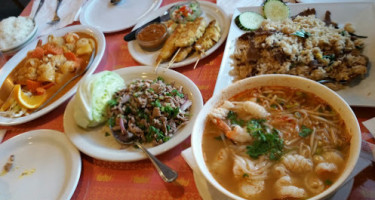 Phikun's Thai Cuisine food