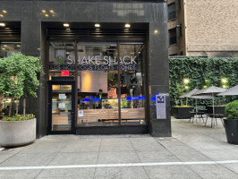 Shake Shack 1700 Broadway 53rd 7th outside