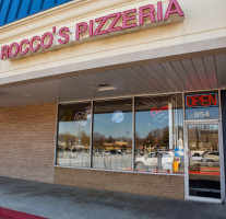 Rocco's Pizzeria outside
