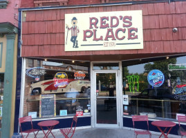 Red's Place outside