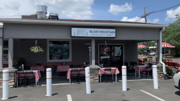 Blair Mountain Biscuit Co. outside
