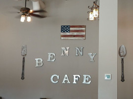 Benny's Café – Breakfast Lunch food