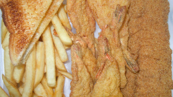 Rodeo Catfish And Wings food