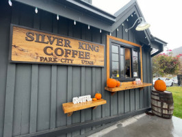 Silver King Coffee outside
