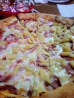 B&j's Pizza food