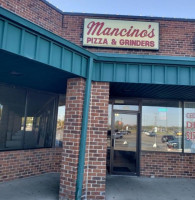 Mancino's Pizza And Grinders food