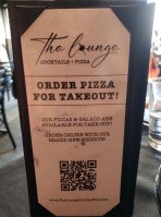 The Lounge: Cocktails Pizza food