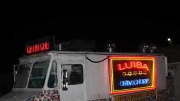 Chimichurri-el Negron Food Truck outside