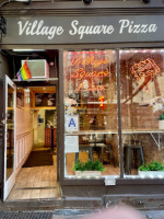 Village Square Pizza outside