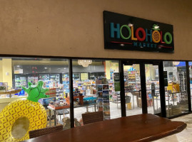 Holoholo Market inside