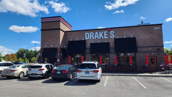 Drake's Lexington outside