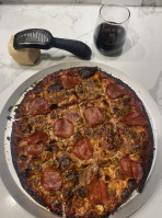 That’sa Nice’a Pizza food
