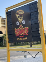 Pirate's Pizza And Wings food
