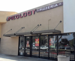 Pieology Pizzeria Lakewood Square, Lakewood, Ca outside