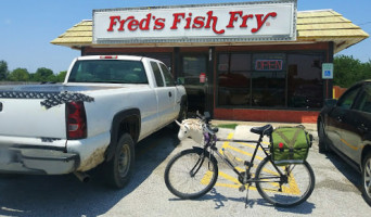 Freds Fish Fry outside