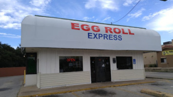 Eggroll Express food