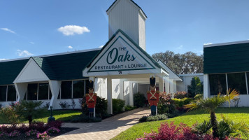 The Oaks On 44 food