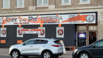 Ride Or Die Pizzeria outside