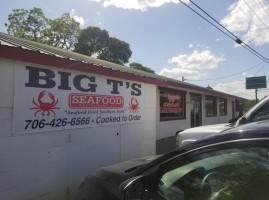 Big T's Seafood outside